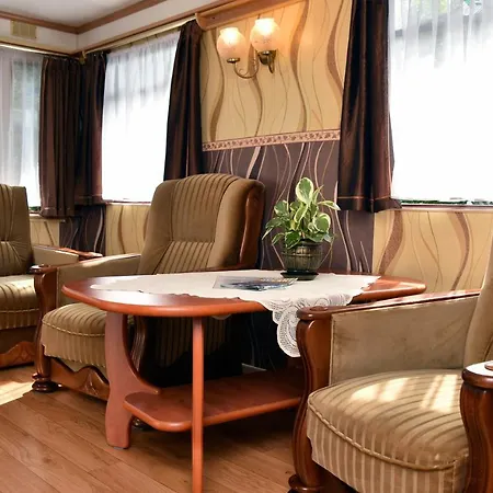 Letniskowe - Ivonsan 山林小屋 *